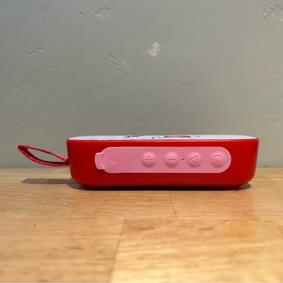 Hello Kitty Bluetooth Portable Speaker made Sanrio. Red and White. NWTS - Picture 2 of 8